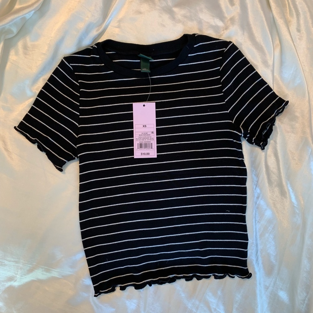 New Black ribbed shirt with stripes